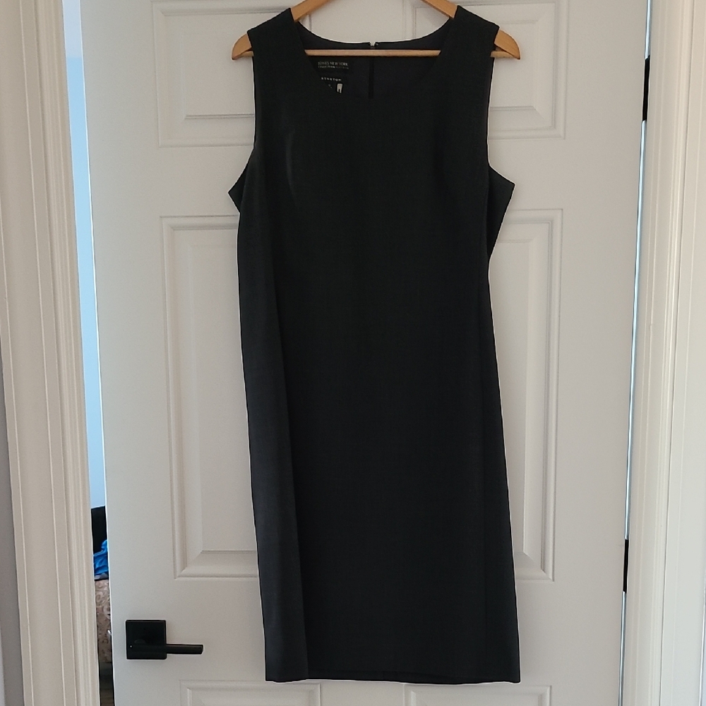 Jones New York Charcoal Sleeveless Shift Dress